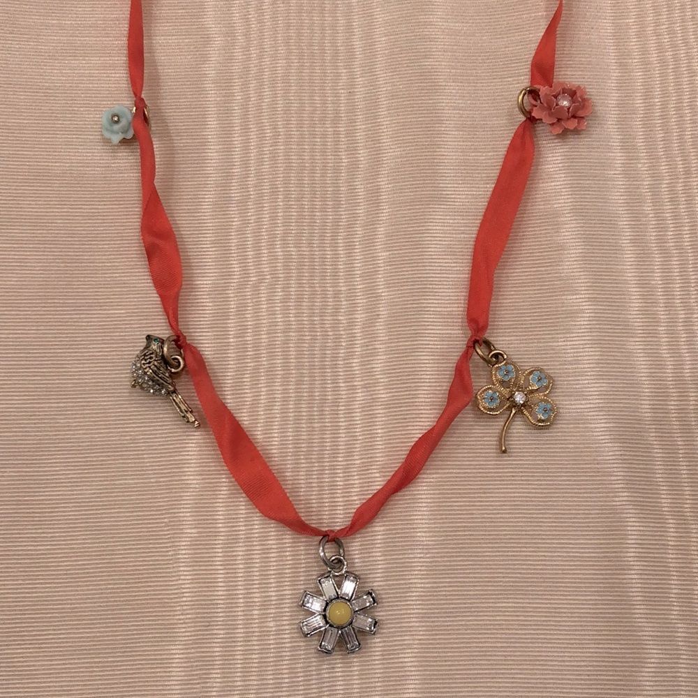 NWT Juicy Couture Ribbon Charm Necklace - Picture 3 of 14